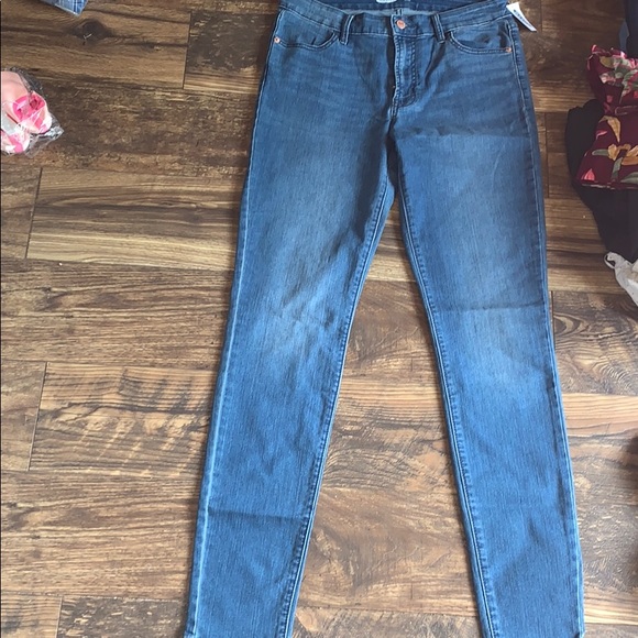 Old navy Mid rise super skinny jeans tall - Picture 2 of 4